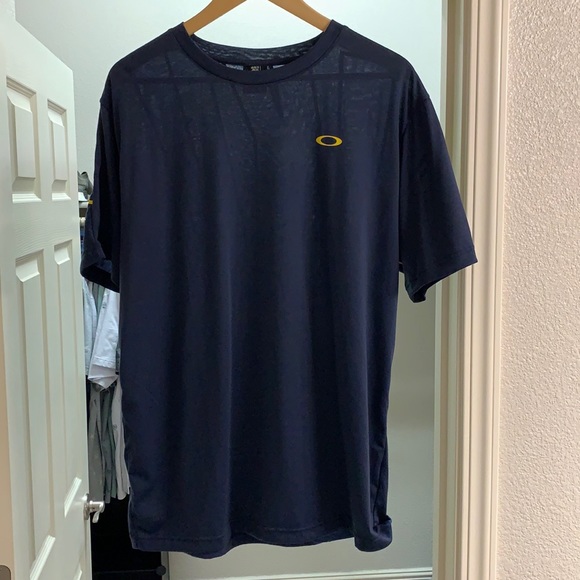 oakley workout shirts